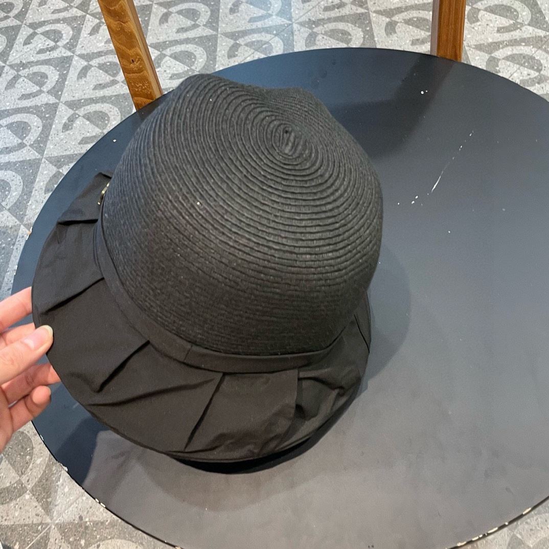 Christian Dior Caps